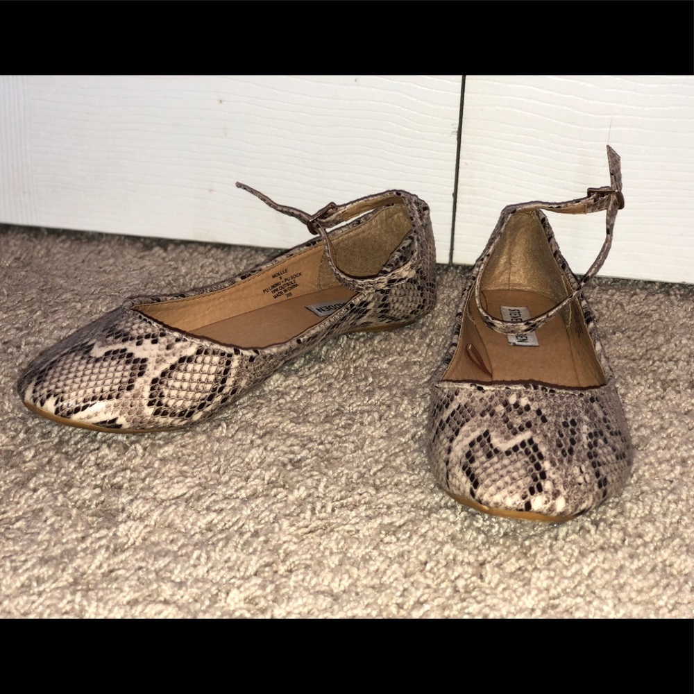 Steven Madden Snakeskin Flats